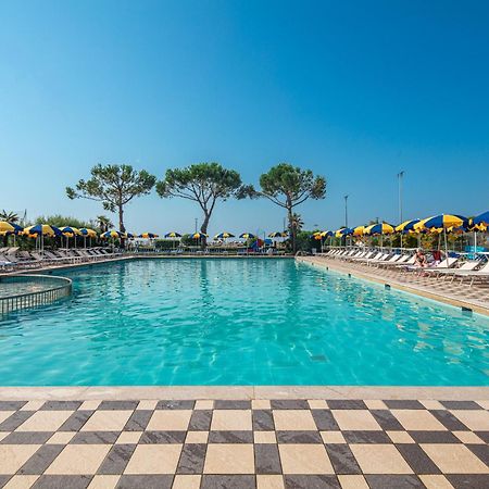 Hotel Bellevue Bibione Kültér fotó