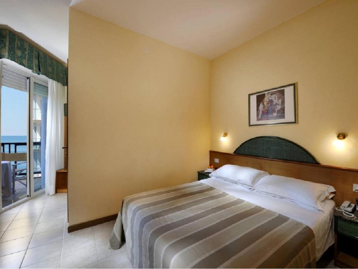 Hotel Bellevue Bibione Kültér fotó
