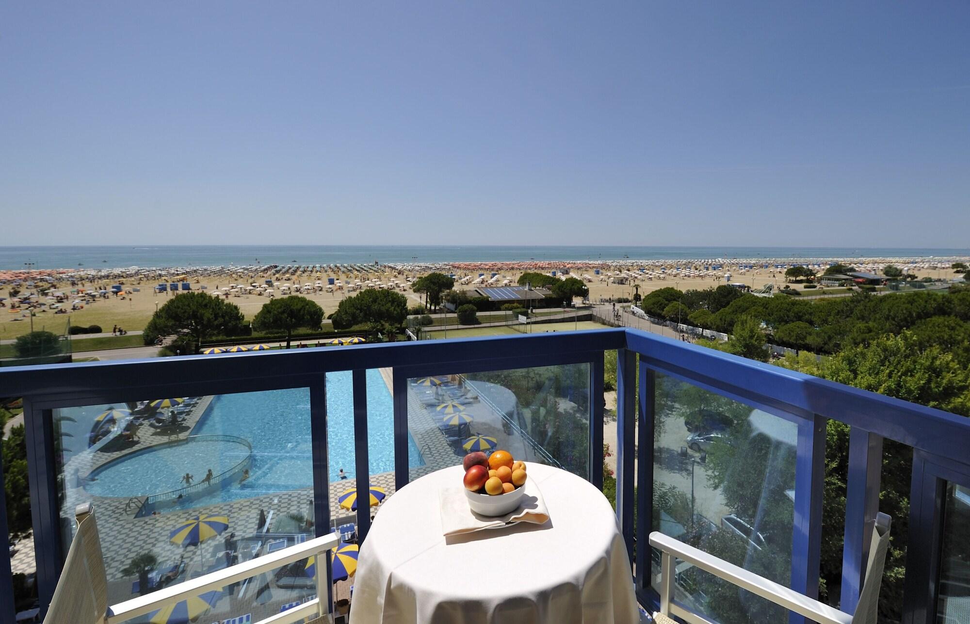Hotel Bellevue Bibione Kültér fotó