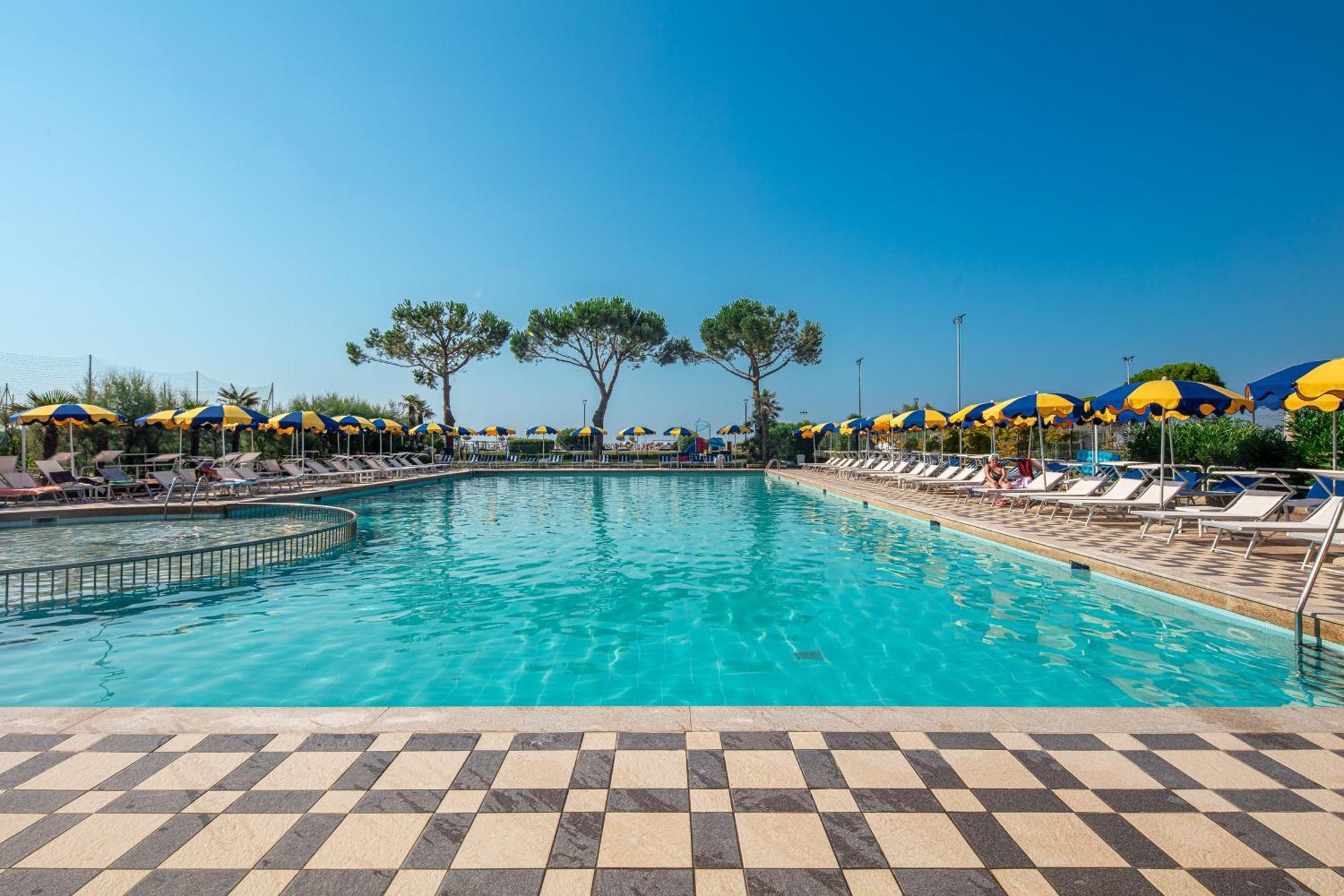 Hotel Bellevue Bibione Kültér fotó