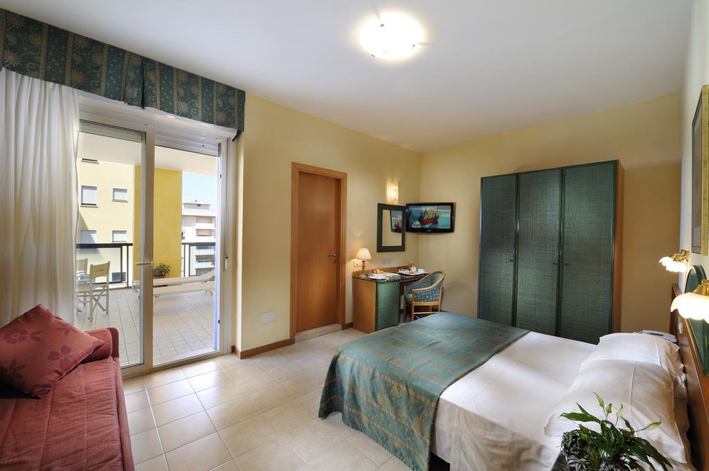Hotel Bellevue Bibione Kültér fotó